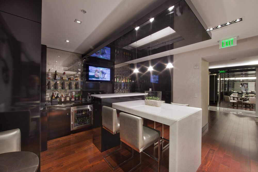 Hotel Lounge