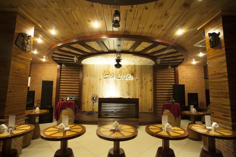 Hotel Bar