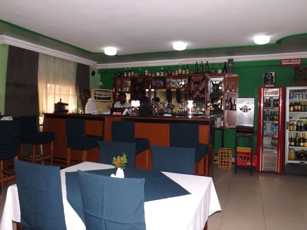 Hotel Bar