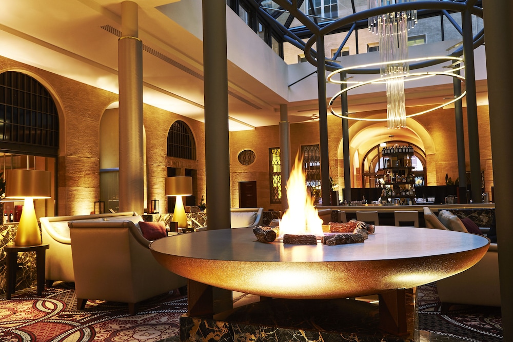 Hotel Lounge