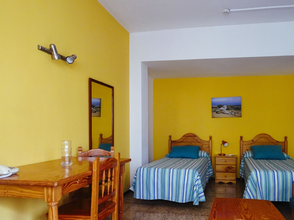 Standard Studio (Interior) - Guestroom