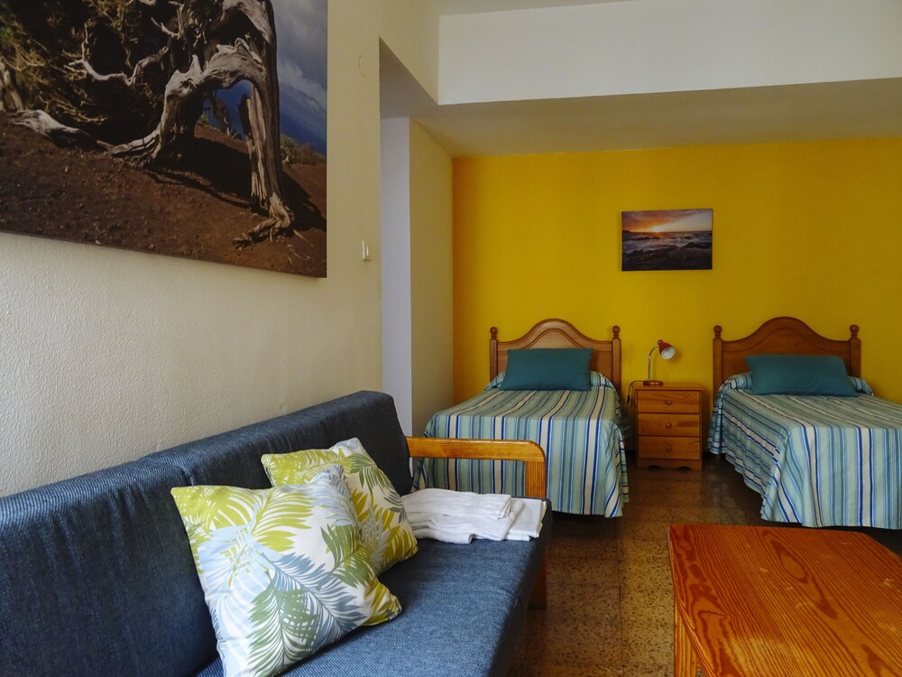 Standard Studio (Interior) - Guestroom