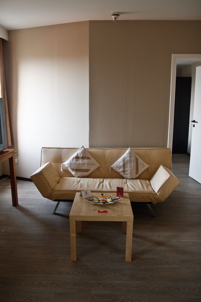 Apartment, 2 Bedrooms - Living Area