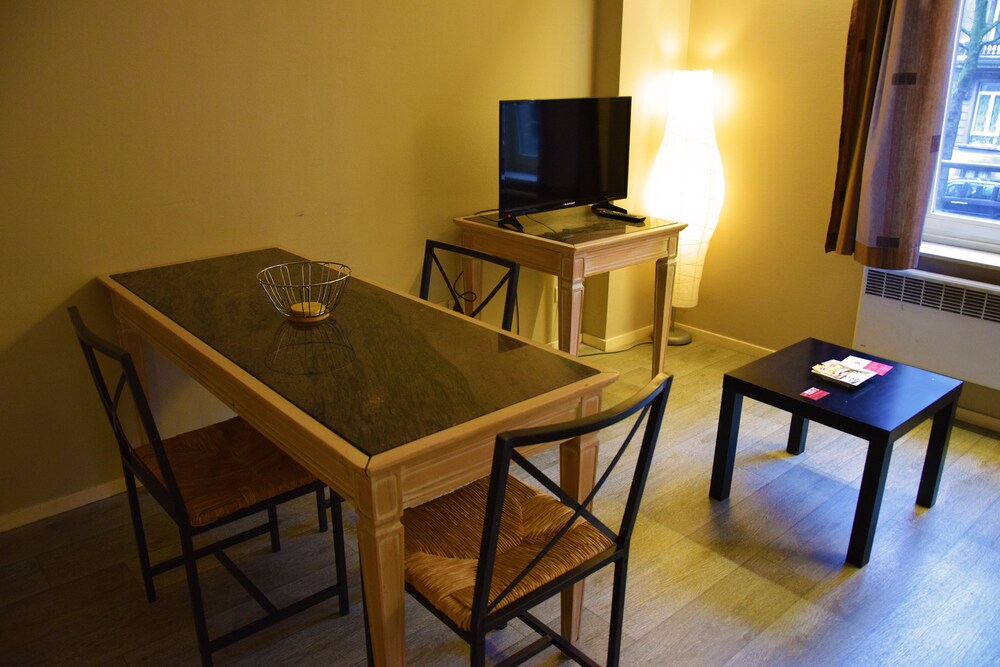 Grand Studio - Living Area
