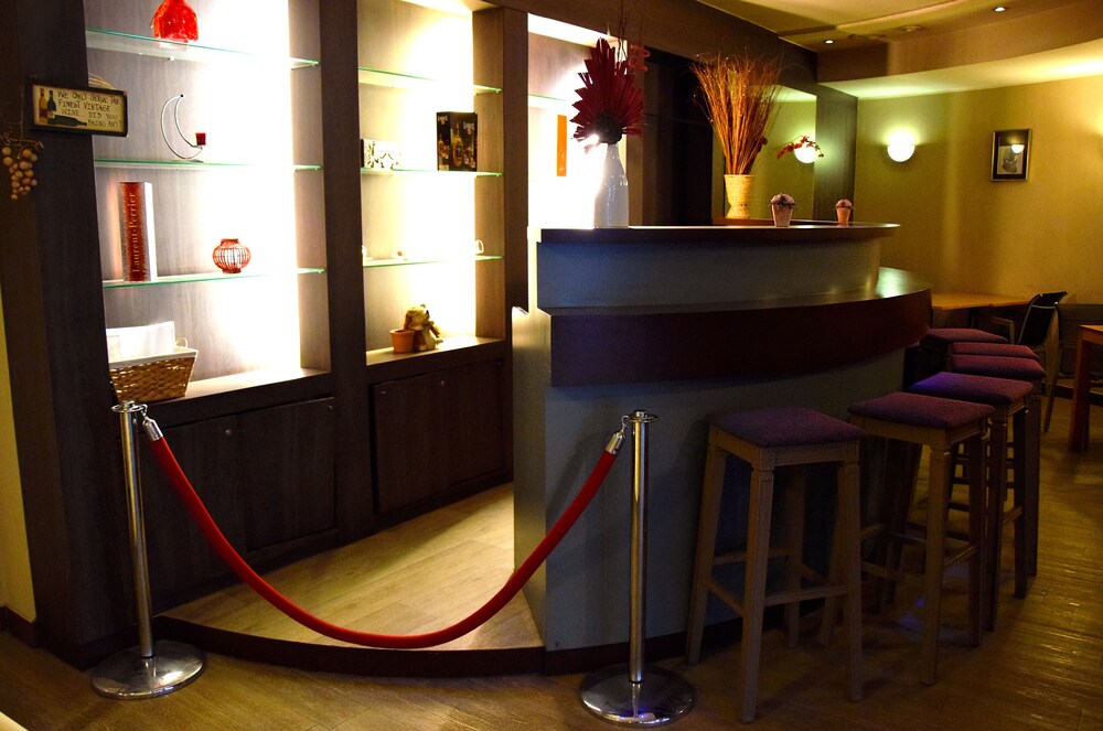 Hotel Lounge