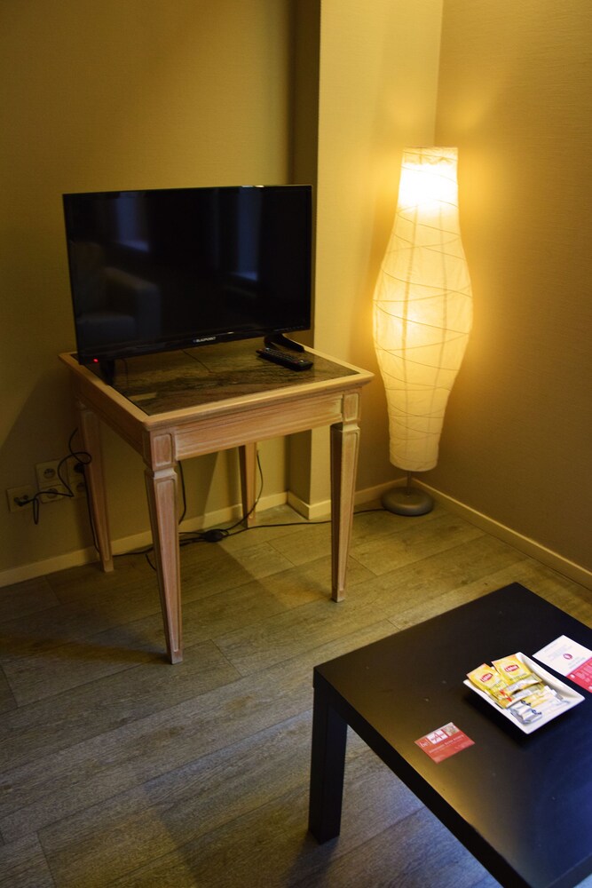 Grand Studio - Living Area