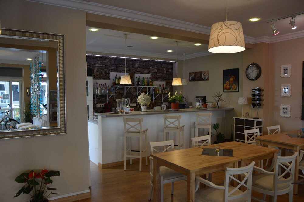 Hotel Bar