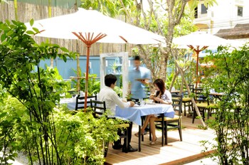 Food Court
