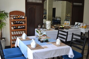Hotel Lounge