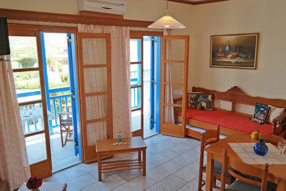 Standard Studio - Living Area