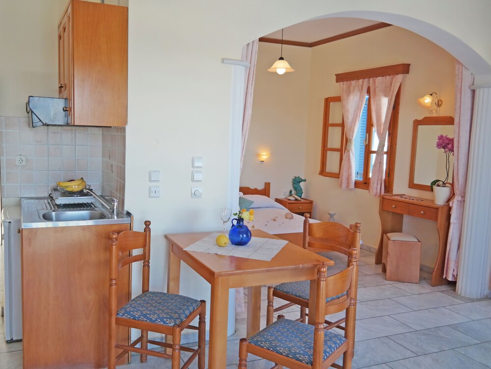 Triple Room - In-Room Kitchenette