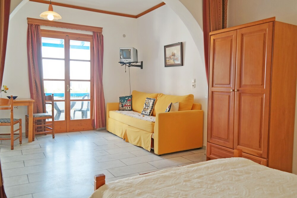 Standard Studio - Living Area