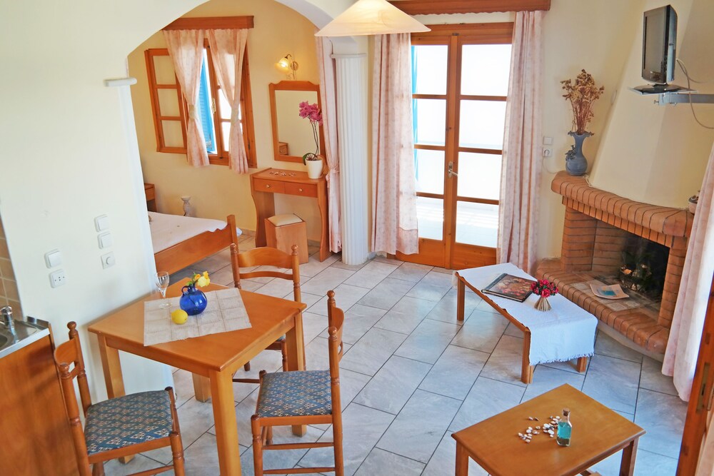 Triple Room - Living Area