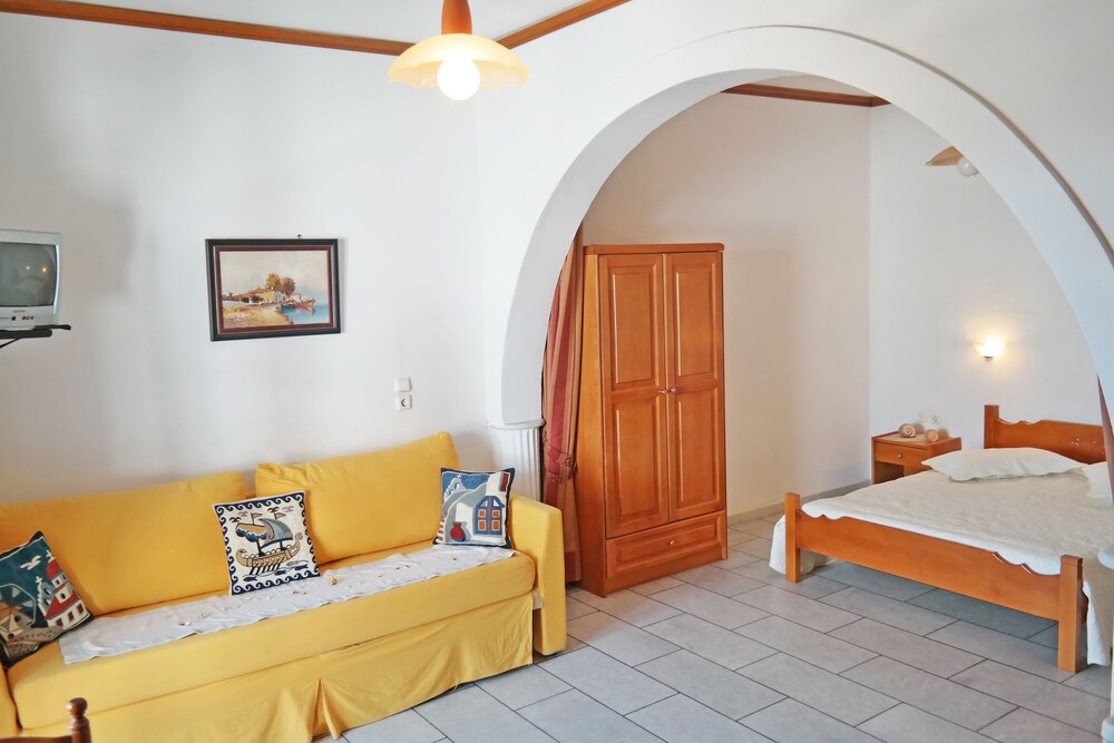 Standard Studio - Living Area