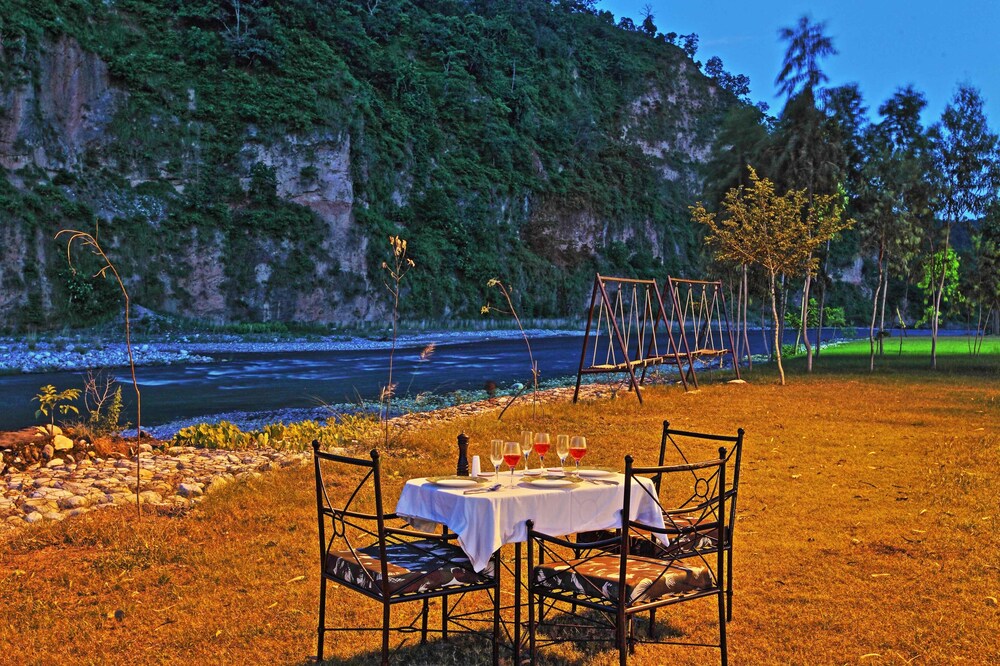 Couples Dining