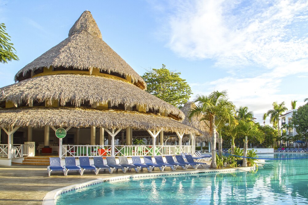 Poolside Bar