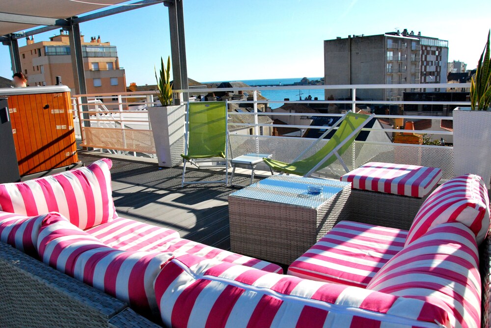 Sundeck