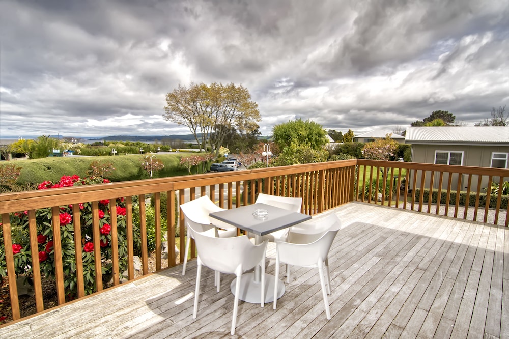 Balcony, Taupo DeBretts Spa Resort