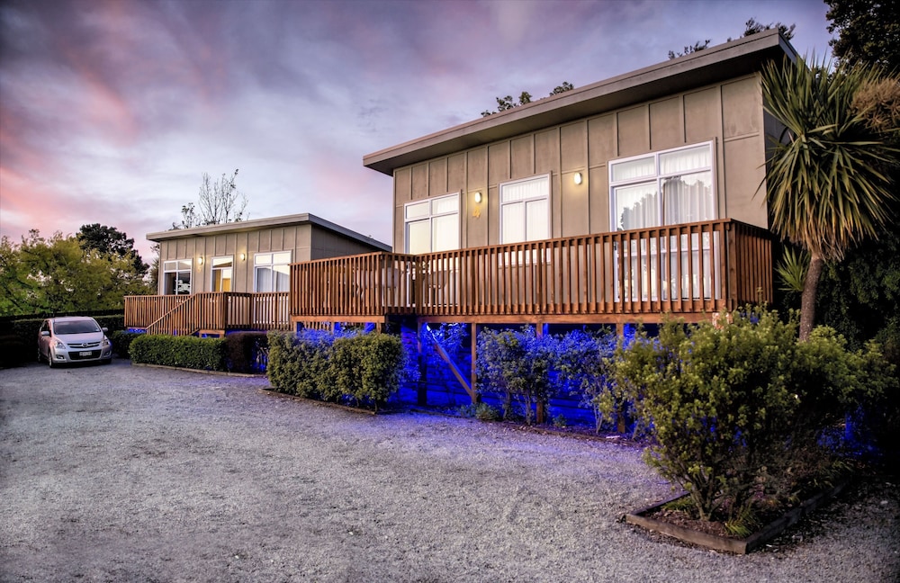 Porch, Taupo DeBretts Spa Resort