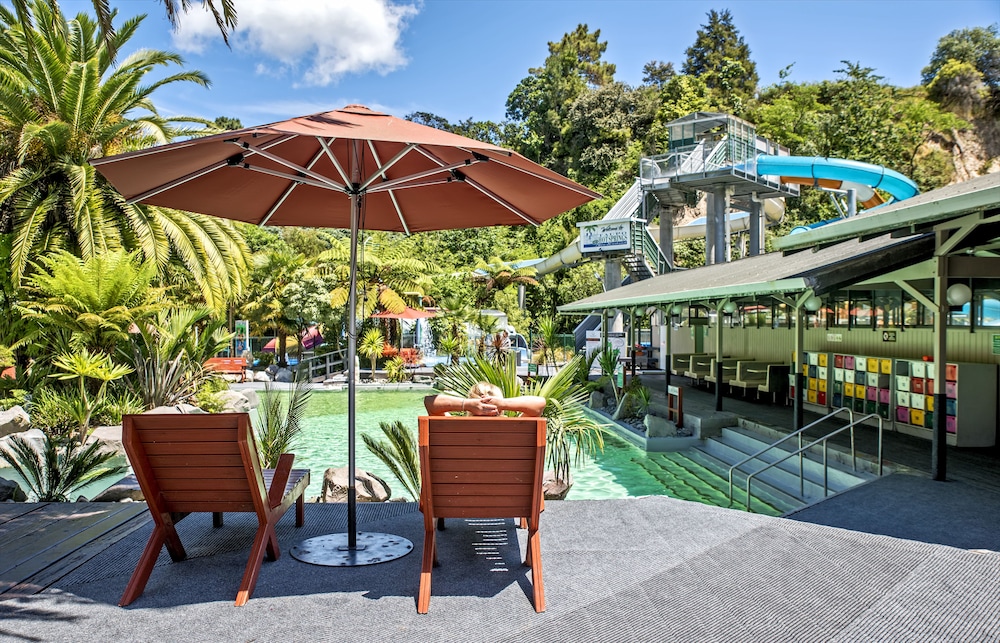 Natural pool, Taupo DeBretts Spa Resort