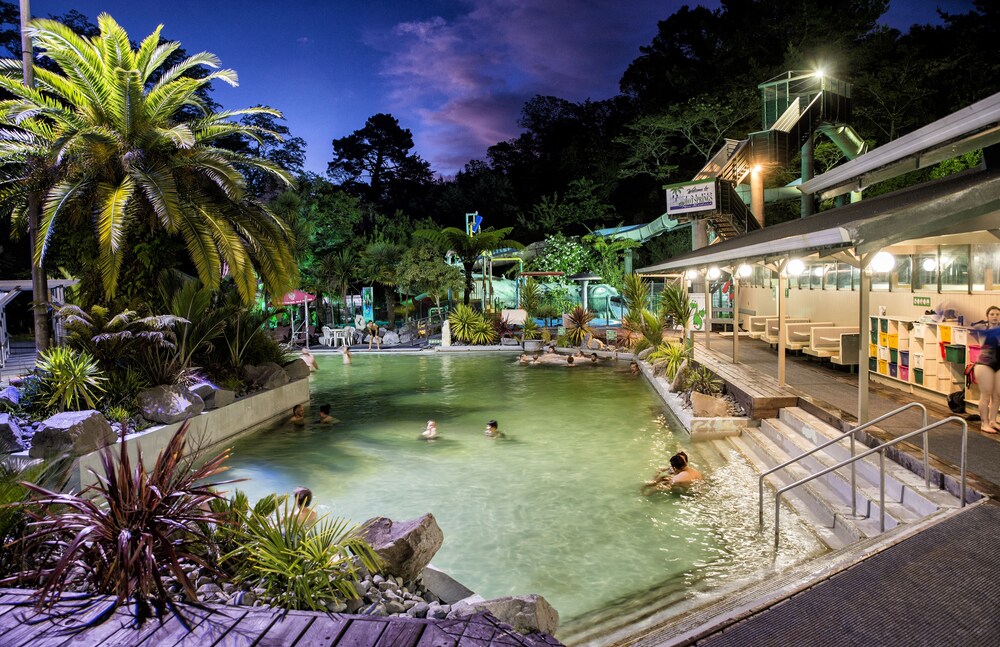 Outdoor pool, Taupo DeBretts Spa Resort