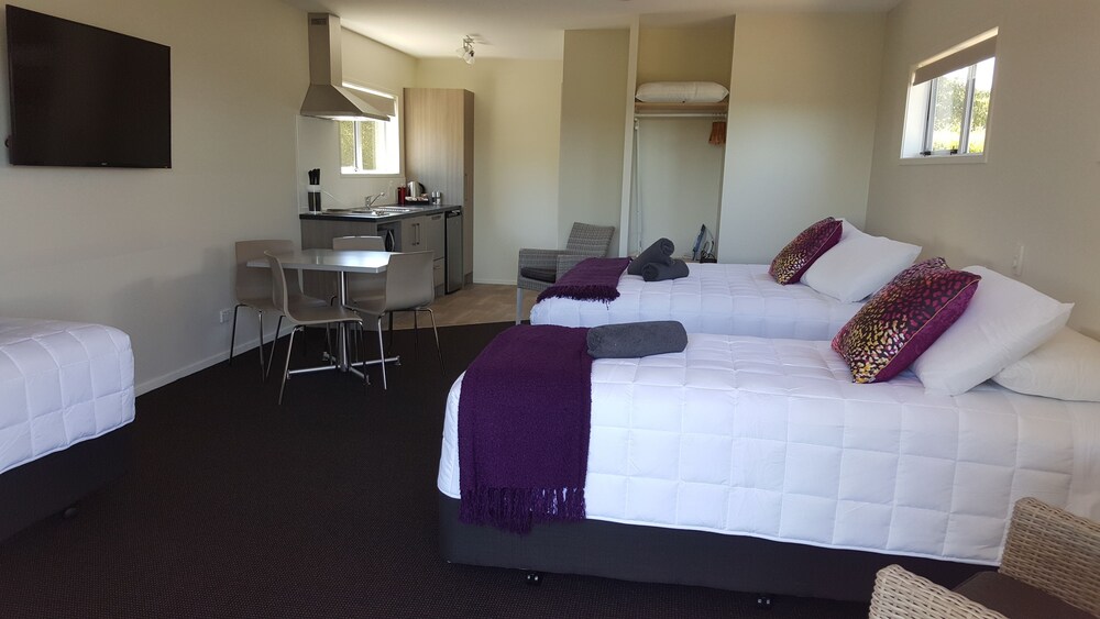 Room, Taupo DeBretts Spa Resort