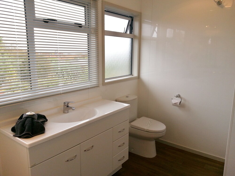 Bathroom, Taupo DeBretts Spa Resort