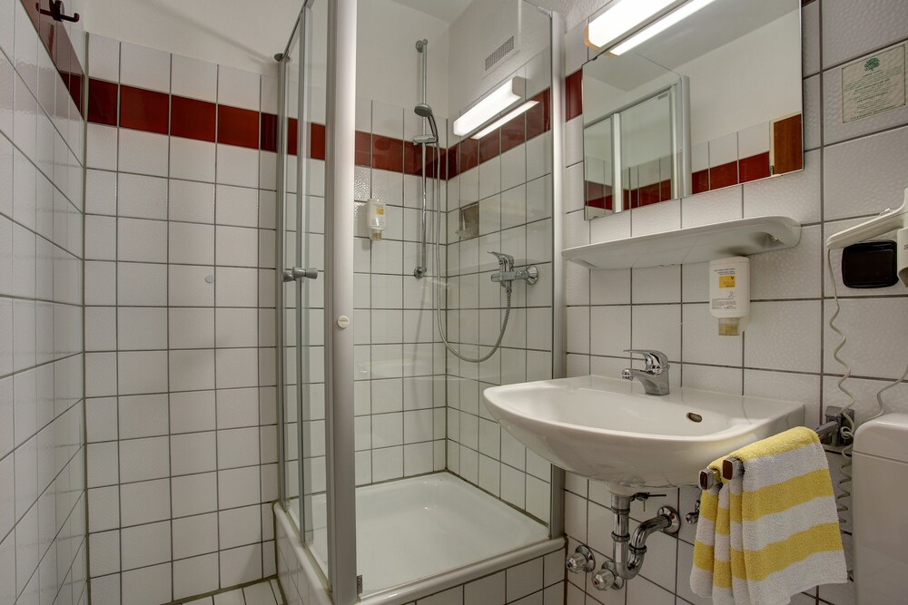 Dusche im Bad