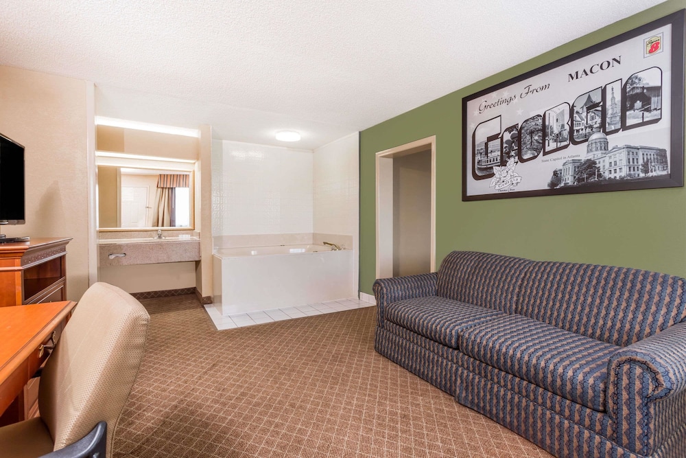 Jetted Tub