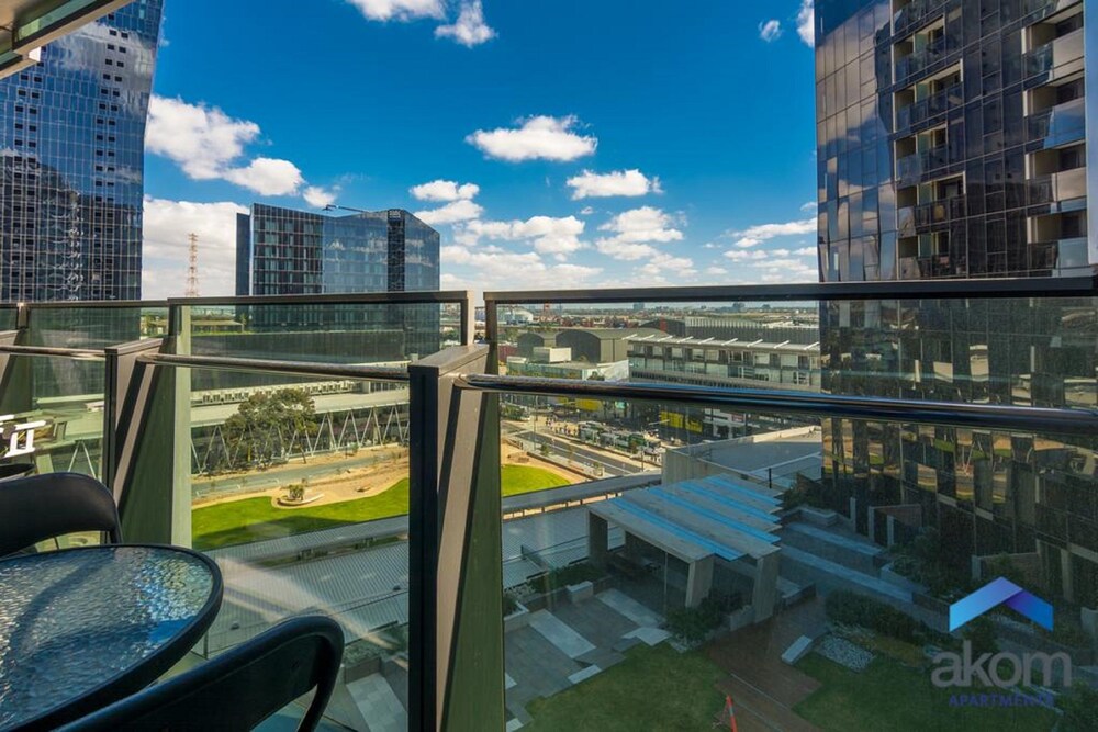 Executive One Bedroom One Bathroom Apartment - Guestroom View
