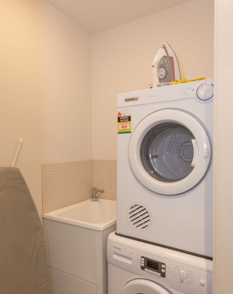 Two Bedroom One Bathroom Apartment - Guestroom