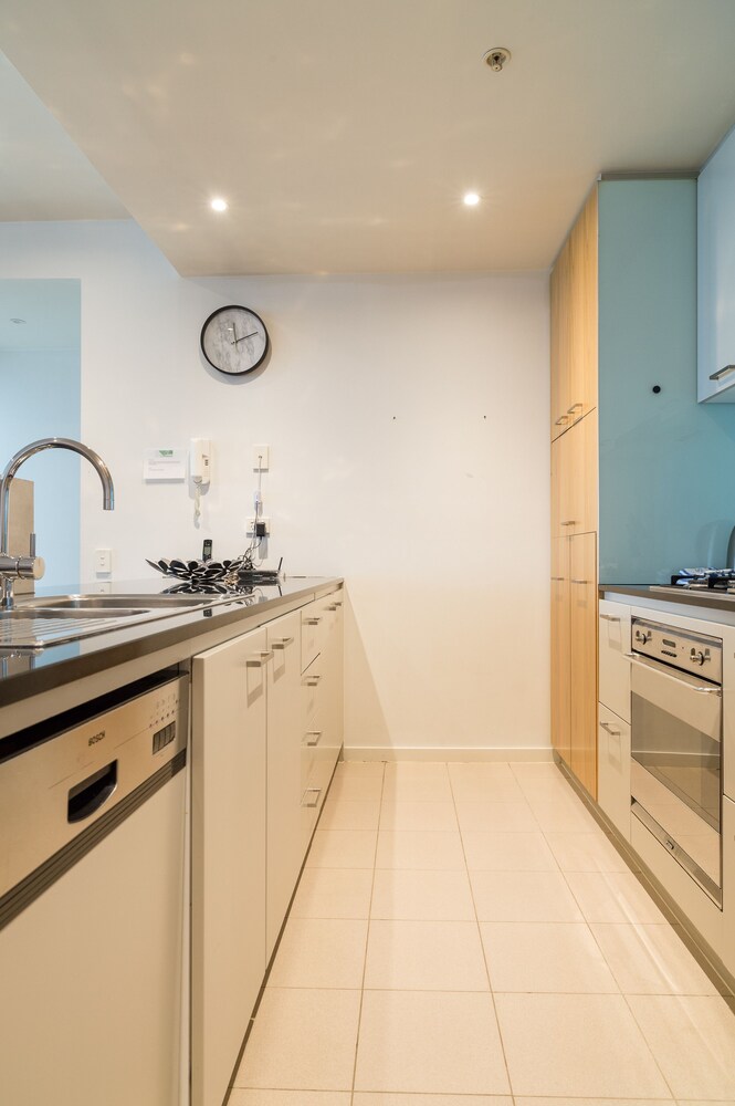 Executive One Bedroom One Bathroom Apartment - In-Room Kitchenette