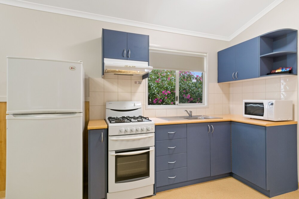 Standard 1 Bedroom Cabin Sleeps 2 - In-Room Kitchen