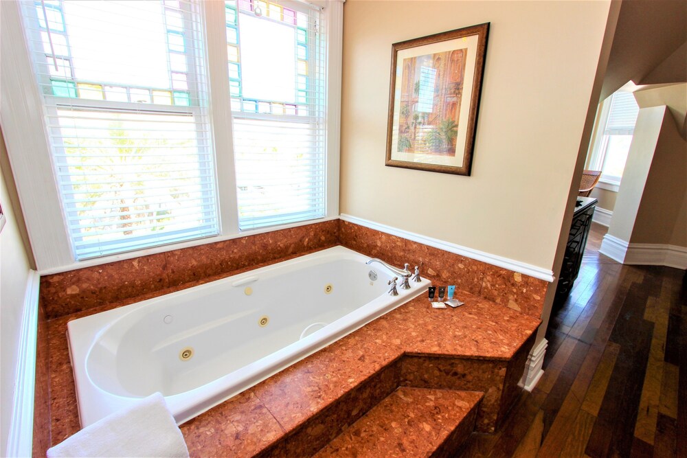 Jetted Tub