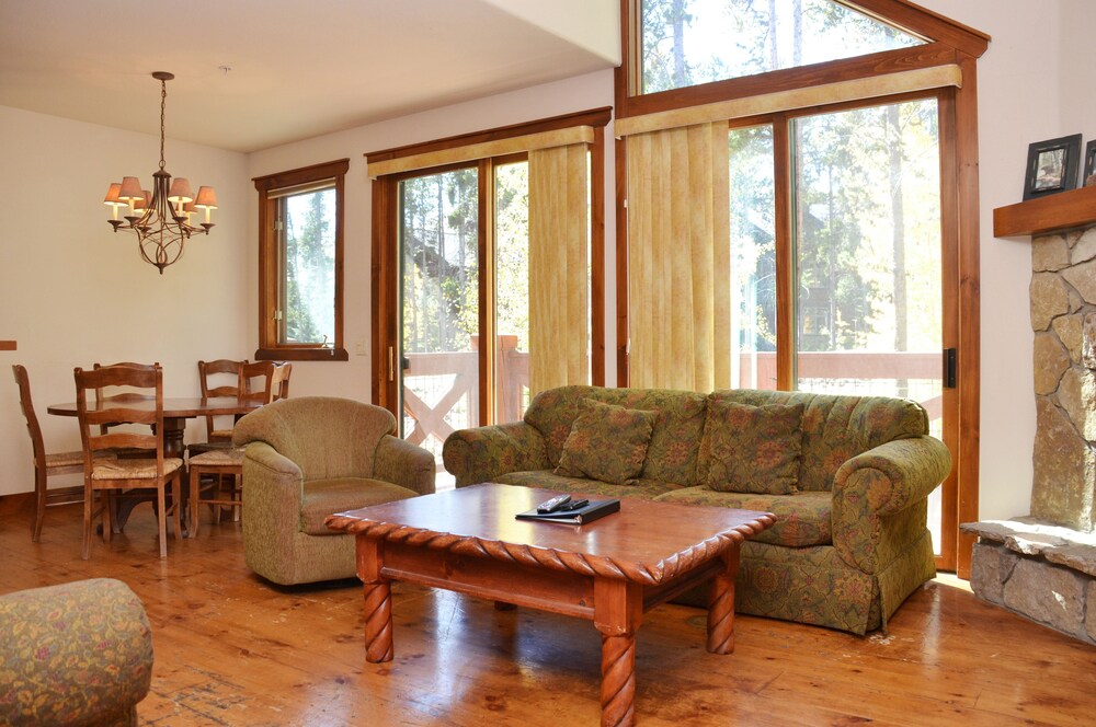 Condo, 3 Bedrooms - Living Area