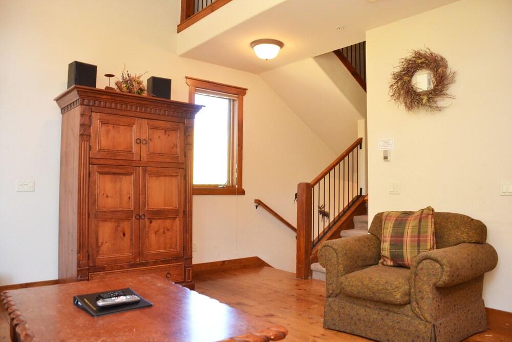 Condo, 3 Bedrooms - Living Area