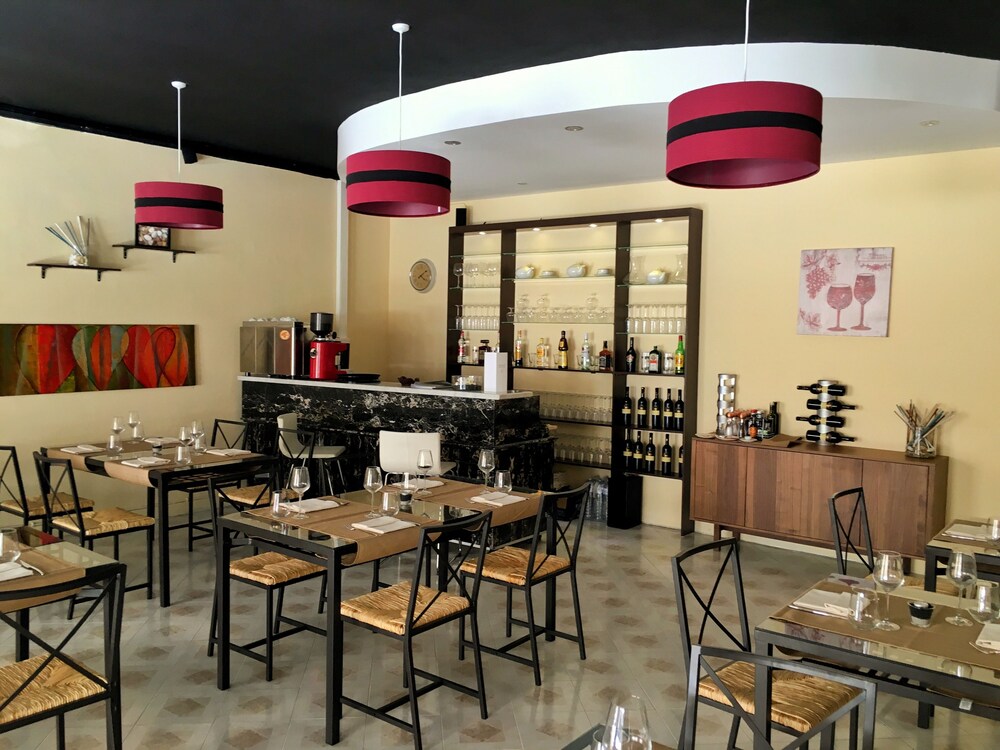 Hotel Bar