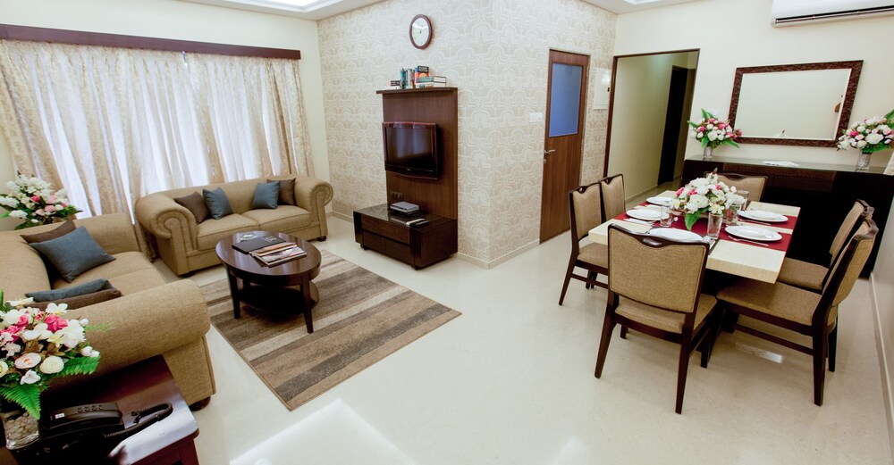 Suite, 3 Bedrooms Triple room - Guestroom