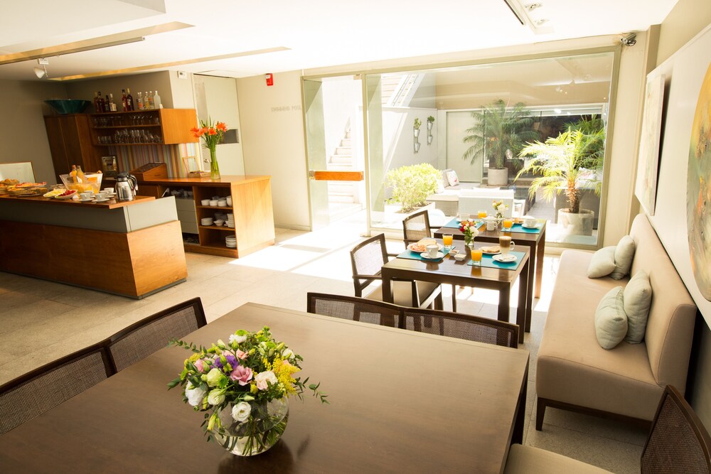 Hotel Lounge