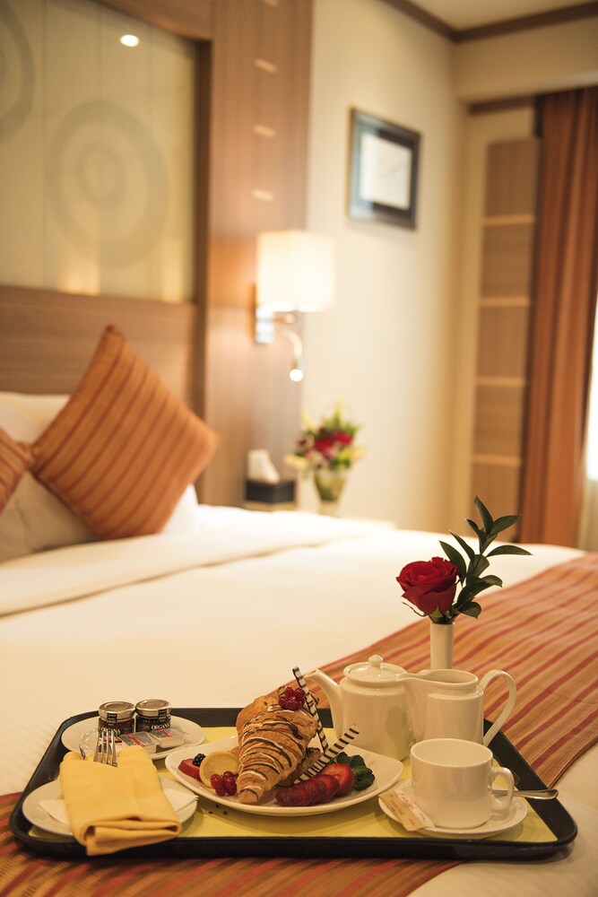 Room Service - Dining