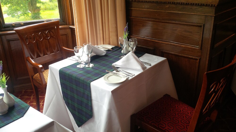 Couples Dining