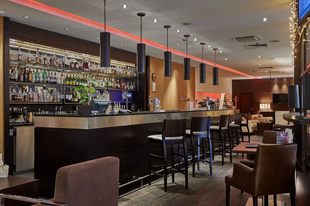 Hotel Bar