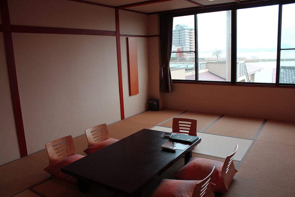 Living area, Biwako Ryokusuitei