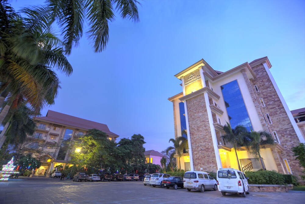 Hotel Lounge