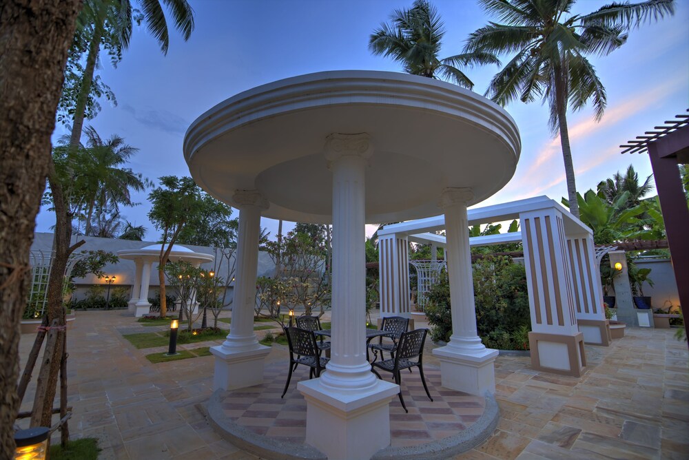 Hotel Lounge