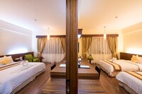 Deluxe Room, Connecting Rooms