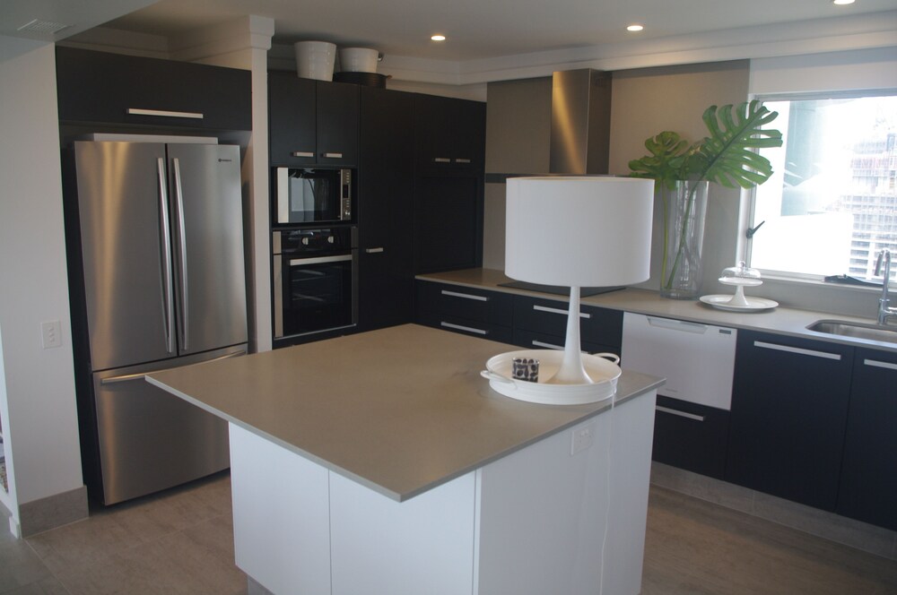 Luxury Apartment, 2 Queen Beds - In-Room Kitchen