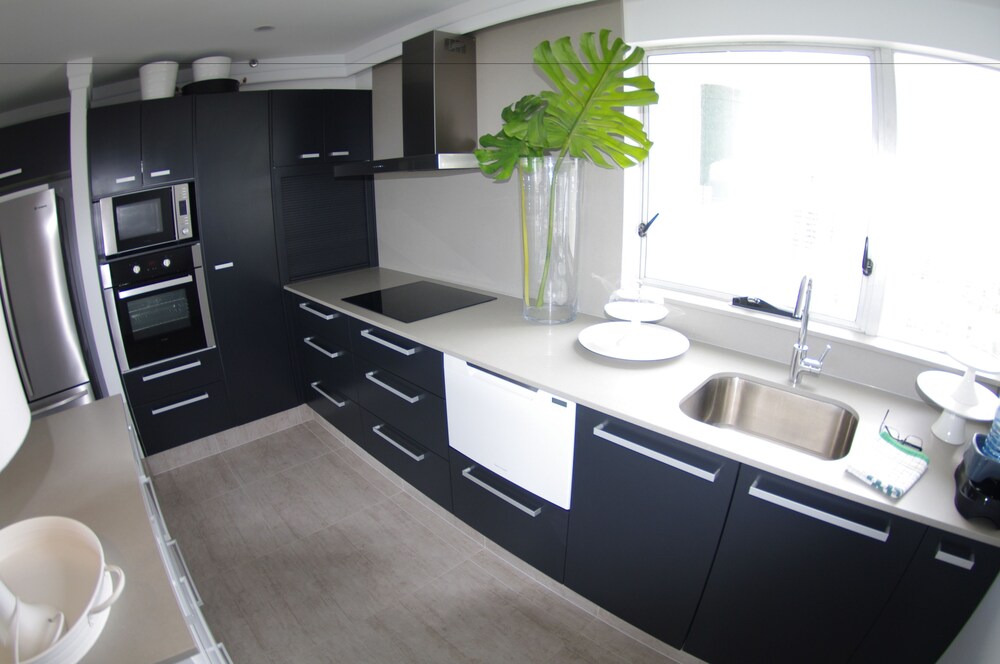 Luxury Apartment, 2 Queen Beds - In-Room Kitchen