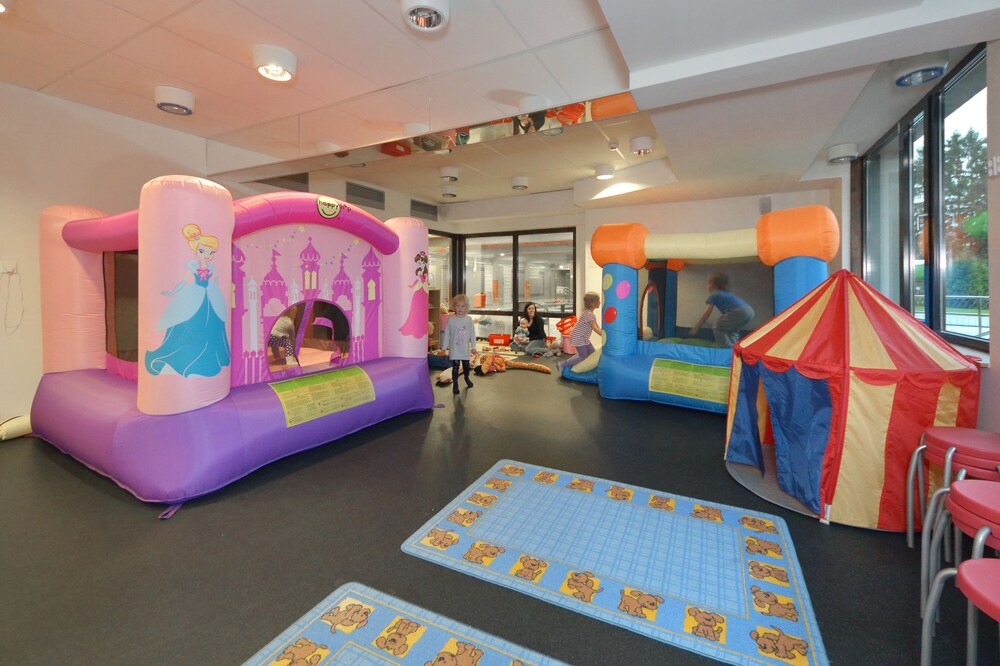 Childrens Play Area - Indoor