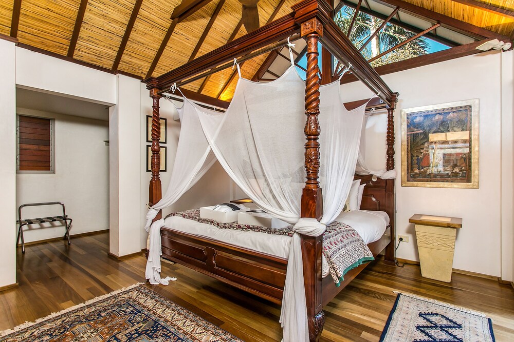 Luxury Villa - Guestroom
